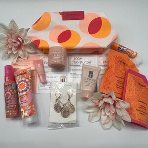 Clinique + Amika Hydration Bundle